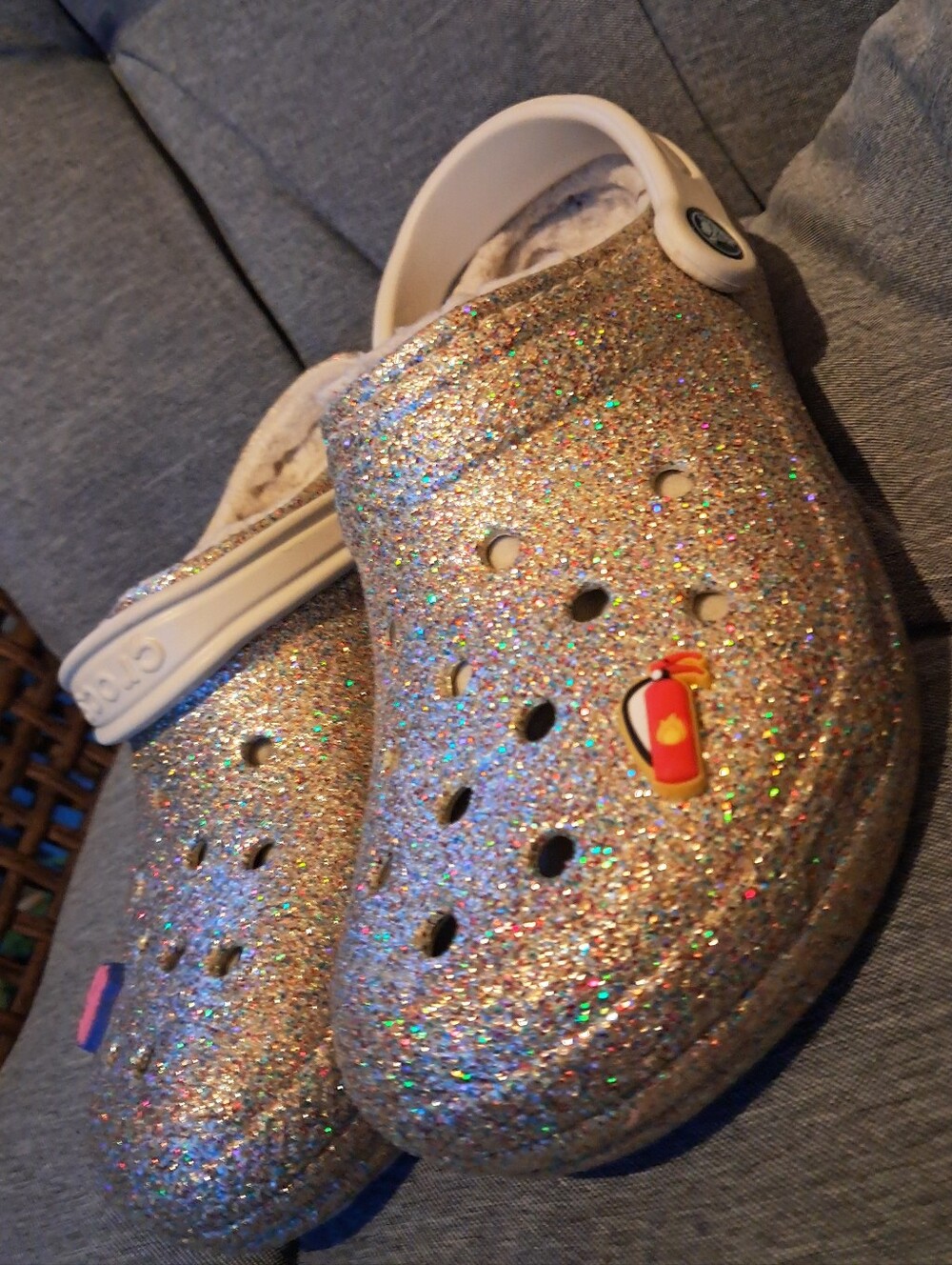 LIMITED EDITION CROCS Glittery Gold Platform Clogs With Charms Women's size 9